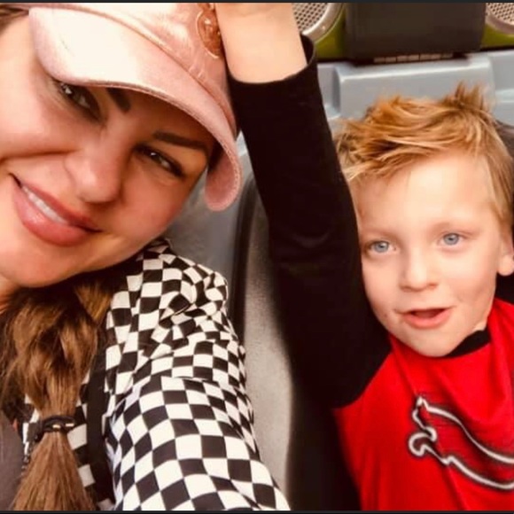 Meet your Posher, Holly - Picture 12 of 15